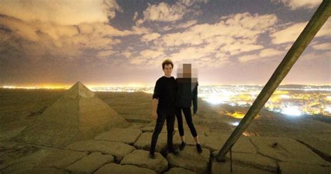 sex on the pyramid|Photographer posts picture of himself having sex with woman on .